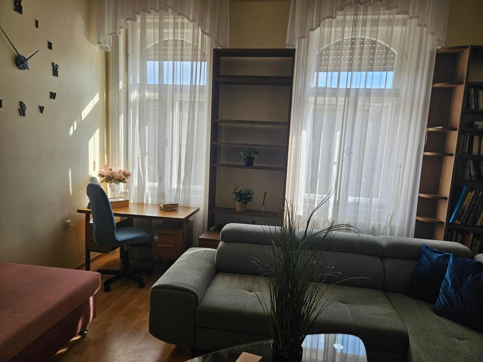 Cozy And Near Kalvin Square * Budapešť