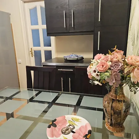 Cozy Apartment And Rooms Near Kalvin Square Budapest Exterior photo