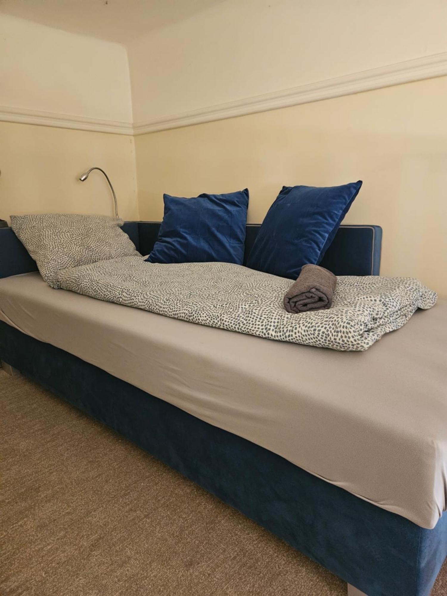 Cozy And Near Kalvin Square Apartment